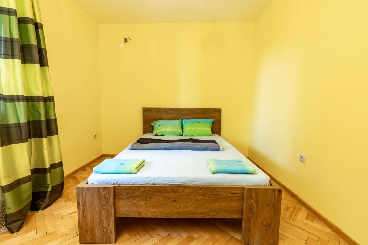 Apartamenti Uut Apartment Plovdiv Bagian luar foto